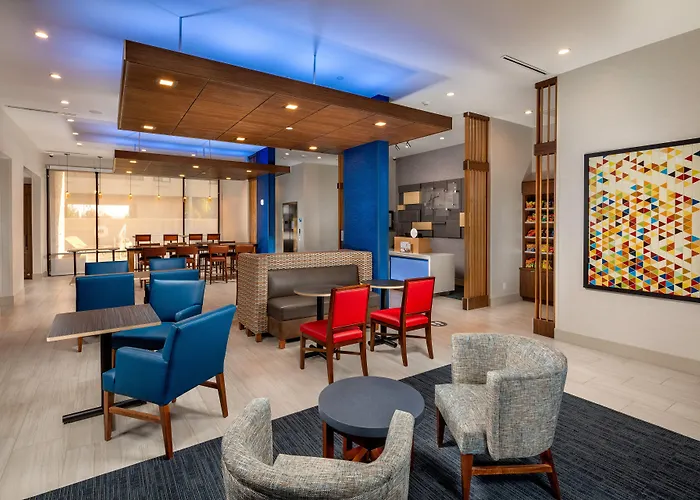 Holiday Inn Express & Suites Chatsworth By Ihg